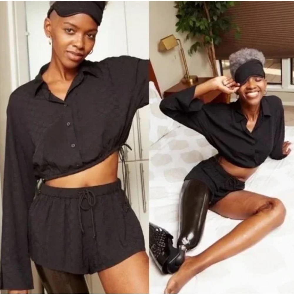 Savage X Fenty  Monogram crop shirt with drawstring